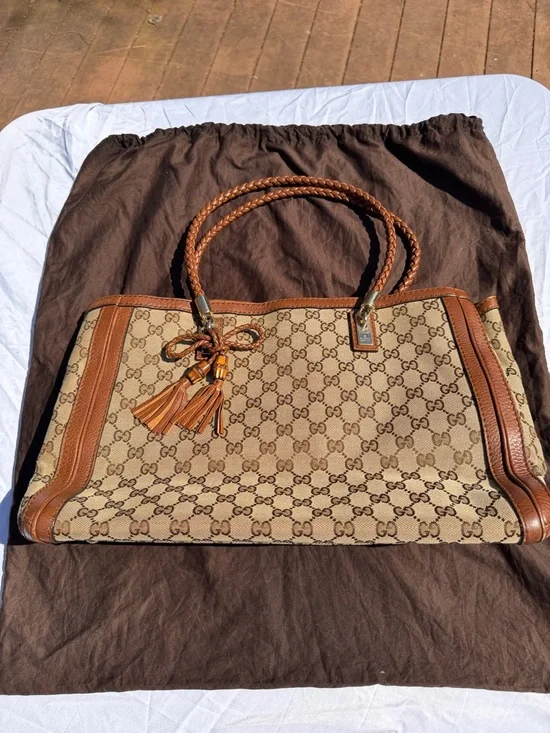 Gucci Bella GG Canvas Tote - Picture 2 of 16